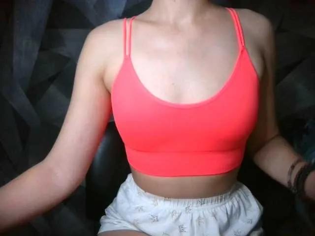Offline BritneyKittenss on BongaCams