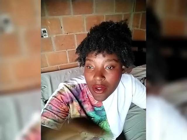 Offline EmiliAddams on BongaCams