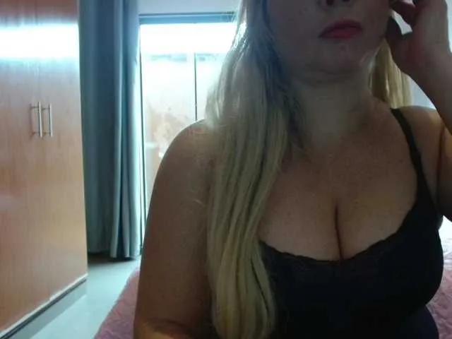 Offline Jussara-Milf on BongaCams