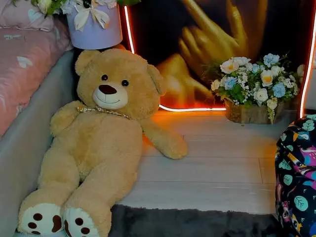 Offline Kristinne13 on BongaCams