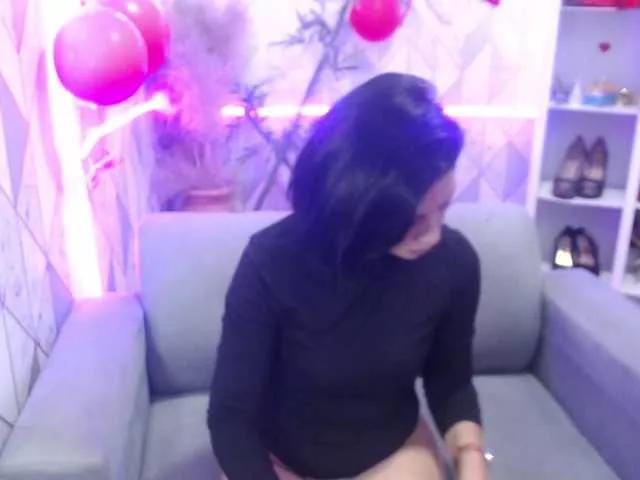 Offline lanasaenz01 on BongaCams