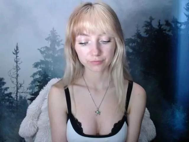 Offline LuciaLovely on BongaCams