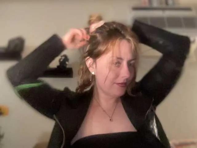 Offline skarlett-rose on BongaCams