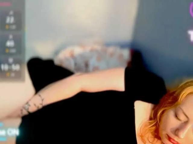 Offline skarlett-rose on BongaCams
