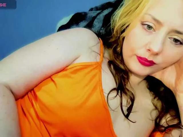 Offline skarlett-rose on BongaCams