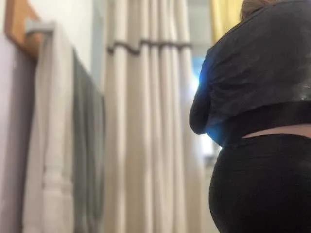 Offline skarlett-rose on BongaCams