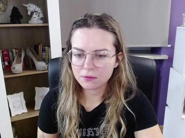 Freechat soft-zoey on BongaCams