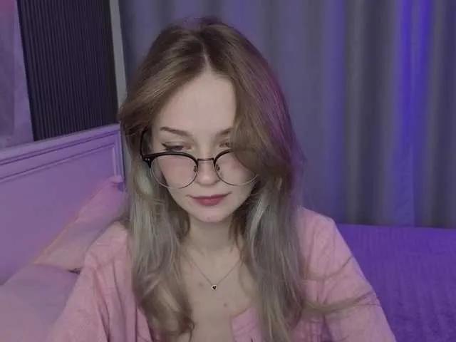 Offline vialeta-baby on BongaCams