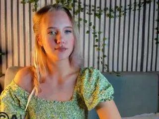 Offline casey-sweeet on CamSoda
