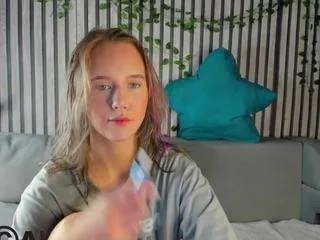 Offline casey-sweeet on CamSoda