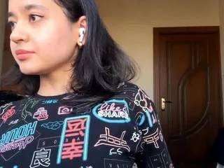 hettiestatzer — Close up eyes [34 tokens remaining]