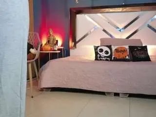 Offline lady-brownn on CamSoda