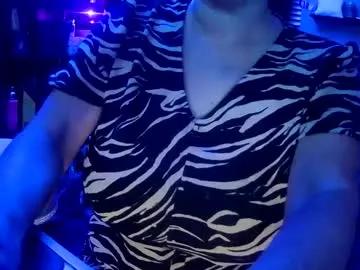 Freechat _toofunnysluts_ on Chaturbate