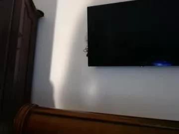 Freechat _toofunnysluts_ on Chaturbate