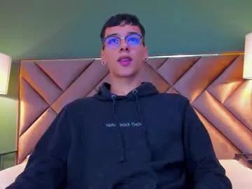 aiden_royce — Show hard cock!! [5 tokens left] #18 #feet #twink #bigdick #latino