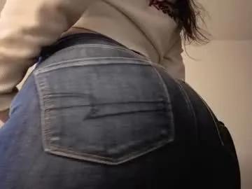 almma_ on Chaturbate 