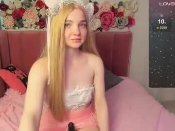 Freechat animealica on Chaturbate