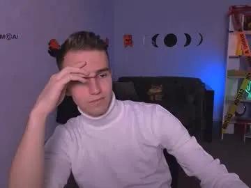 Freechat astren_villo on Chaturbate