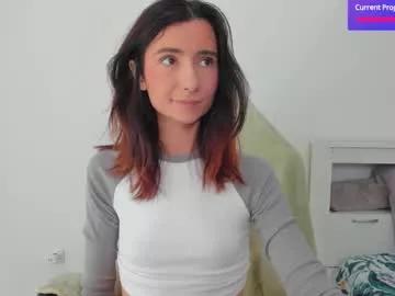 Freechat crystalnut on Chaturbate