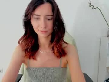 Freechat crystalnut on Chaturbate