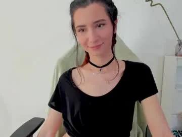 Freechat crystalnut on Chaturbate