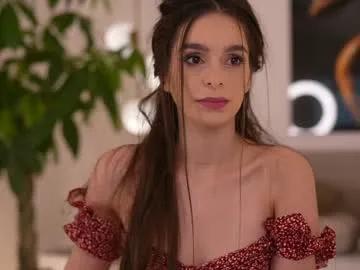 Freechat dovia on Chaturbate