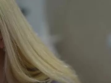 Freechat hotangelalli on Chaturbate