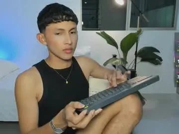 Private jamess_blanco on Chaturbate