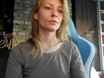 karoline121 on Chaturbate