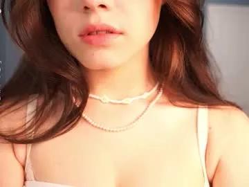 Away kissiekat on Chaturbate