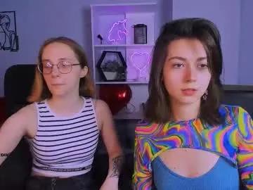 kitniss_dreamy — GOAL: kiss her neck [111 tokens remaining] Welcome to my room! #lovense #bigass #teen #mistress #18