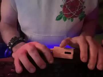 Freechat korruptedbymewmew on Chaturbate