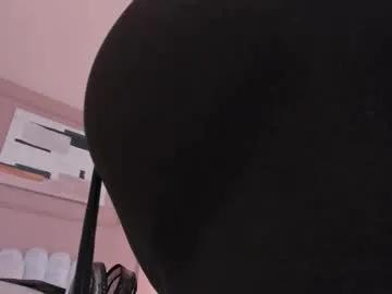 Freechat lia_ass on Chaturbate