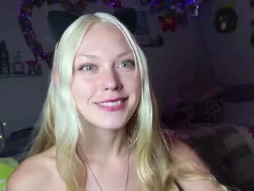 Freechat lilfknsquirt on Chaturbate