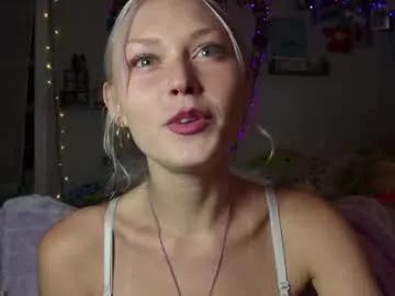 Freechat lilfknsquirt on Chaturbate