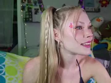 Freechat lilfknsquirt on Chaturbate