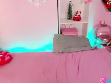 little_effy18_ on Chaturbate