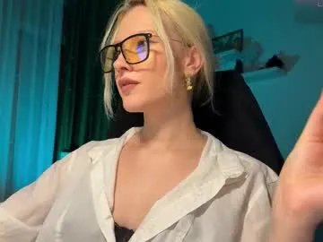 lora_hellyeah on Chaturbate