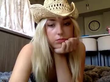 Freechat madiexcuslive on Chaturbate