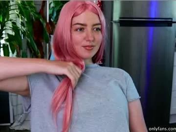 Freechat maeveminx on Chaturbate