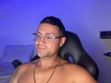 maxi_mux1 on Chaturbate
