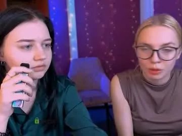 Freechat miki_ti on Chaturbate