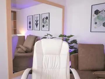 Freechat milacrave on Chaturbate