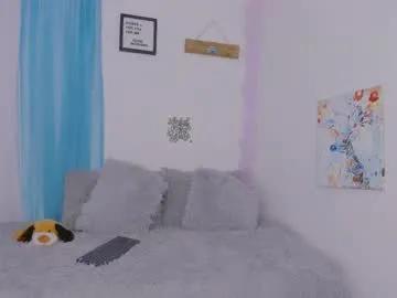 Freechat milfaaura on Chaturbate