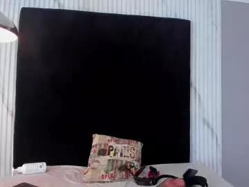 Freechat monik_fox_cr on Chaturbate