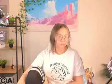 noora_moore on Chaturbate 