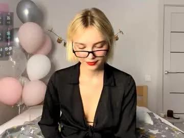paztumminello — CrazyTicket: Show in progress. Fuck my pussy with a dildo very close and cum with me. Tip 199 tokens to see the show
