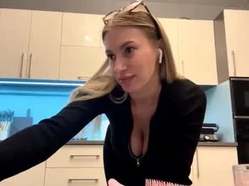 raeannschemmer — I'm new here ....Goal:Squeezing my tits under my top :Mila is here with you #bigboobs #18 #cute #new  #natural [87 tokens remaining]