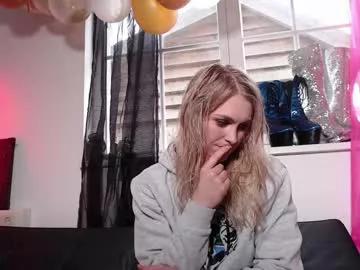 siswet19 on Chaturbate 