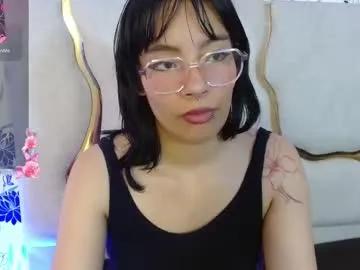 strawberry_tay1 — GOAL:    finger  in pussy [61 tokens remaining] Welcome to the paradise if you love me tip me 5555555555 #braces #asian #18 #young #bigboobs